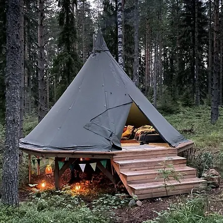 Remote Lakeside Bell Tent With Outdoor Sauna In Finland Feriehus Karkkila